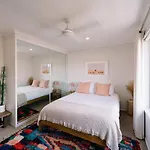 Breezy Bohemian Abode - Minutes From Burleigh Beach